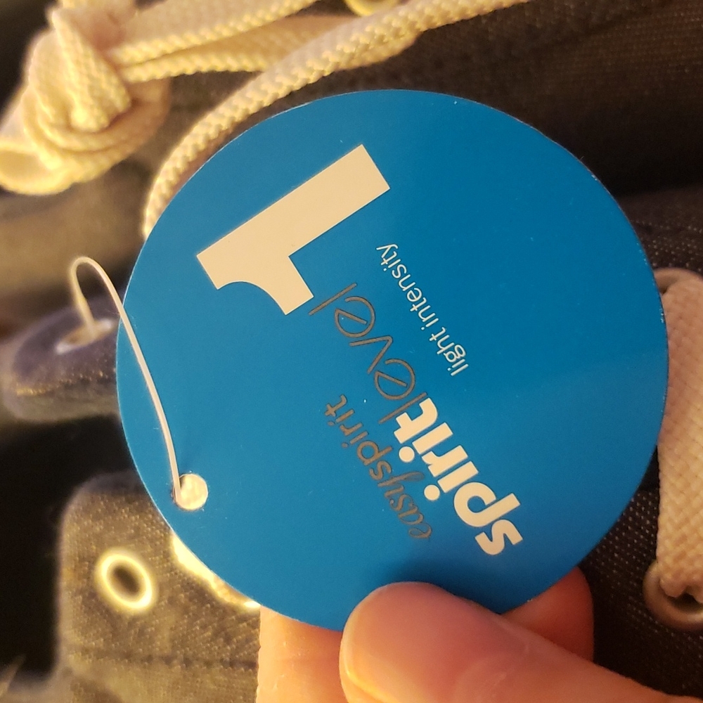 Easy spirit size 8 sneakers - Picture 2 of 4
